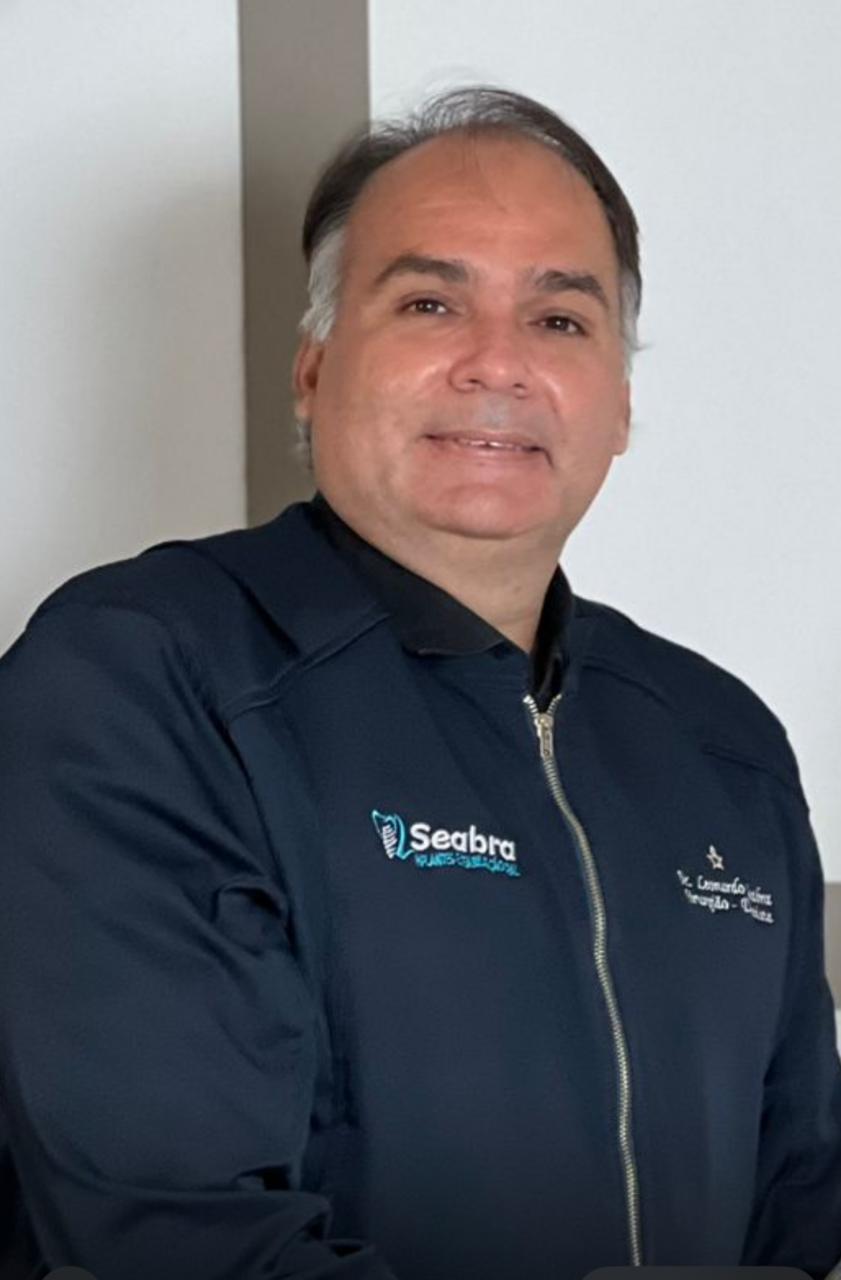 Dr. Leonardo Seabra, implantodontista em Fortaleza