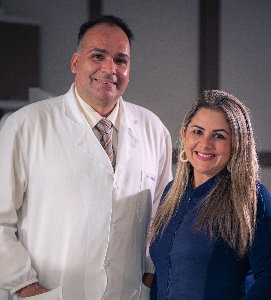 Dr. Leonardo Seabra e Dra. Denise Seabra na clínica L Seabra, em Fortaleza